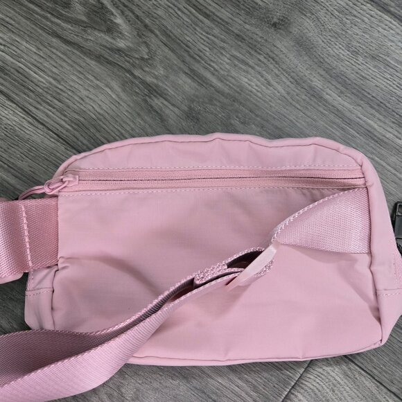 New Pink Everywhere Belt Bag – Crossbody Bag with Adjustable Strap - Picture 2 of 4